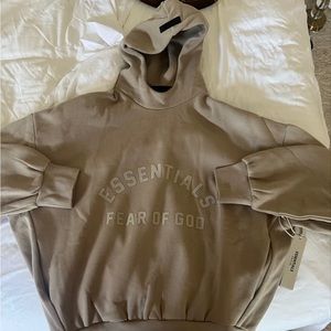 Fear of God Essentials Hoodie

Dusty Beige

Size small

Comes with dustbag